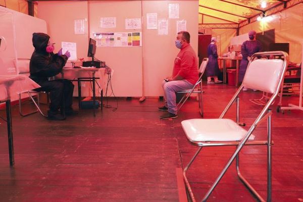 Variación de síntomas del COVID-19 llevó a cuarentena a varios médicos
