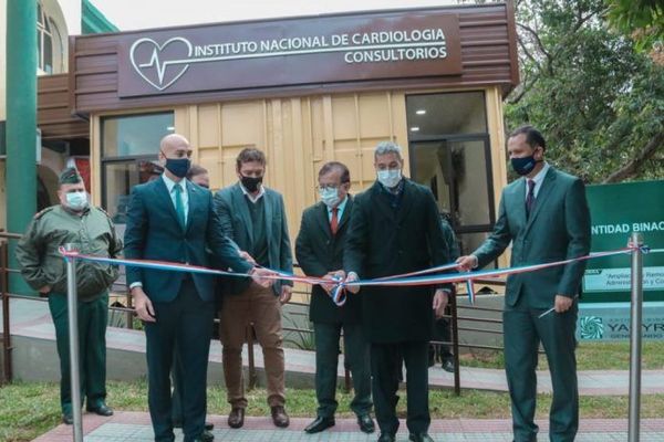 Con apoyo de la EBY, Hospital San Jorge inaugura renovado bloque de consultorios