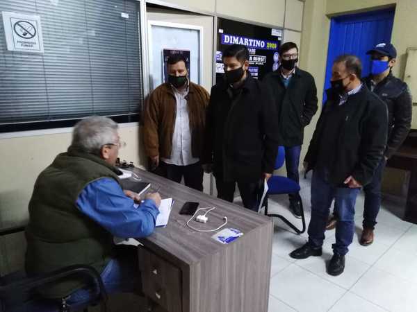 Autoridades del PLRA solicitan la renuncia de Efraín Alegre » Ñanduti