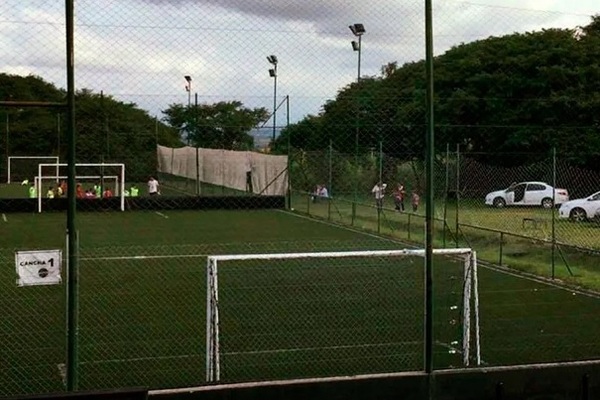 Habilitan el fútbol en el sintético en plena pandemia