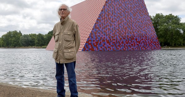 Muere a los 84 años el artista plástico Christo, maestro del embalaje