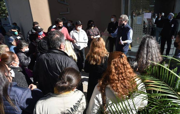 HOY / Paraguayos varados piden volver a Argentina: muchos tienen familiares enfermos