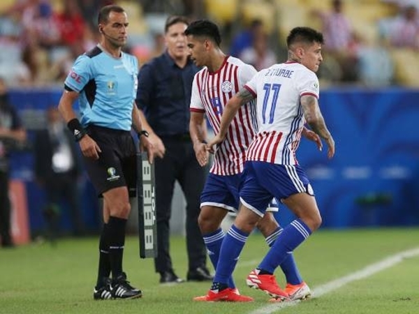 HOY / El fútbol paraguayo mantiene los tres cambios