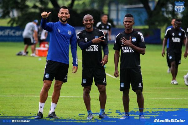 Emelec seguirá entrenando pese a prohibición - Fútbol - ABC Color