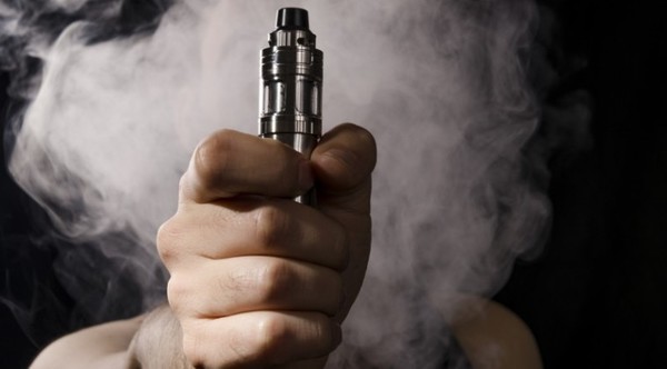 Refieren que vapear es tan dañino como fumar cigarrillo » Ñanduti