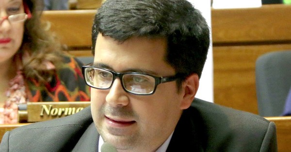 Proponen a Sebastián Villarejo para presidir la Cámara de Diputados
