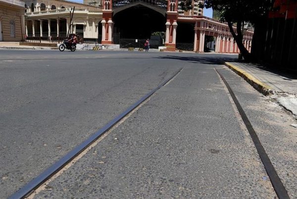 Retoman reuniones para reubicación de familias en zonas del tren