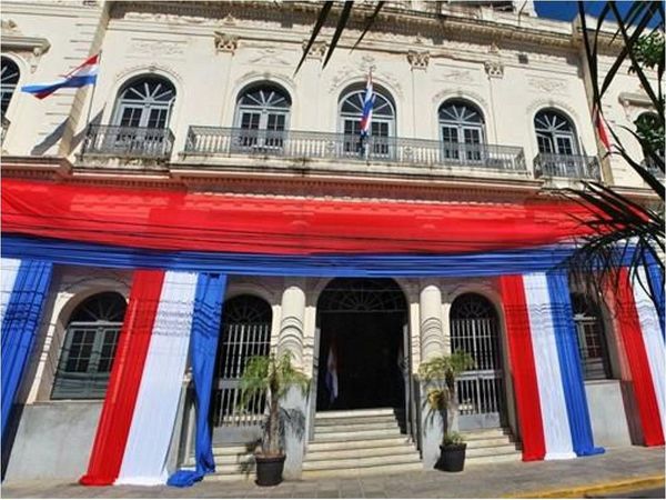 Funcionarios de algunos consulados están en Paraguay y no trabajan