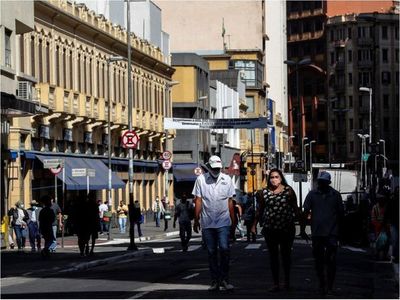 Brasil se reactiva con el coronavirus fuera de control