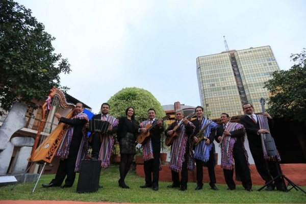 Concierto del conjunto folclórico en homenaje a Demetrio Ortíz » Ñanduti