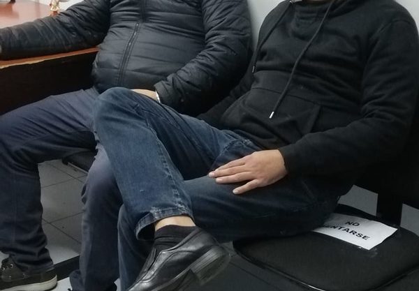 Dos detenidos por desviar dinero de Pytyõ