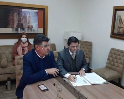 “El fiscal es cartista, los responsables son los administradores de campaña”