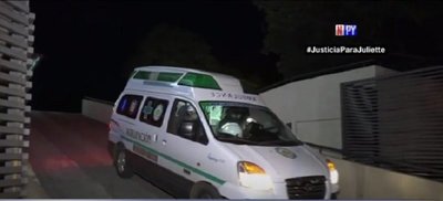 Mujer en grave estado tras, presuntamente, se apuñalada por su pareja | Noticias Paraguay