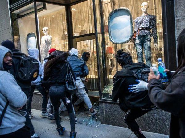 Trump recurre a militares, mientras siguen protestas y saqueos en EEUU – Prensa 5