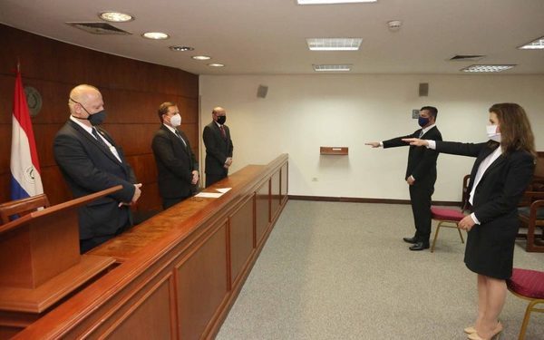 Jura como agente fiscal hermano de diputado Manuel Trinidad – Diario TNPRESS