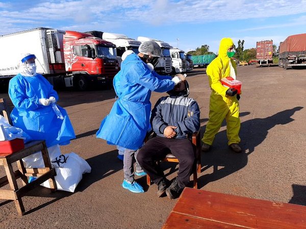 Choferes de camiones que ingresen a Paraguay serán sometidos a prueba de Covid-19 - El Trueno