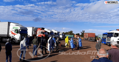 Camioneros son sometidos a prueba de Covid-19 y resultados estarán el viernes