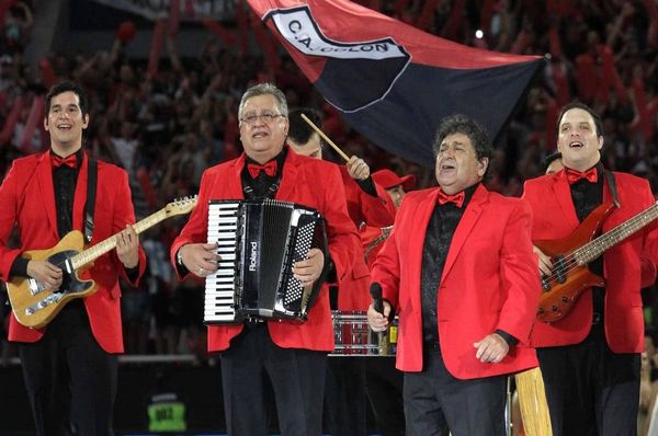 ¡Portada de lujo! Los Palmeras, la primera banda de cumbia en una tapa de Billboard - Megacadena — Últimas Noticias de Paraguay