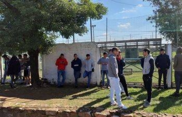 HOY / No habrá fútbol si los equipos no se ponen al día con los salarios