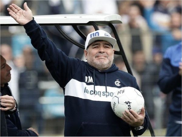 La continuidad de Maradona en Gimnasia está en riesgo