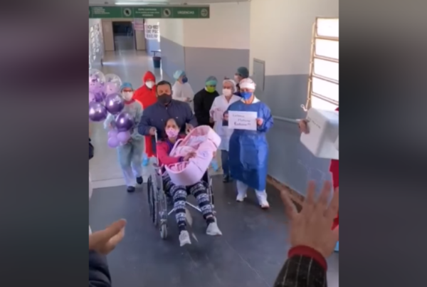 ¡Entre globos y mucha emoción! El momento en que una paciente recuperada vuelve a casa con su bebé en brazos - Megacadena — Últimas Noticias de Paraguay