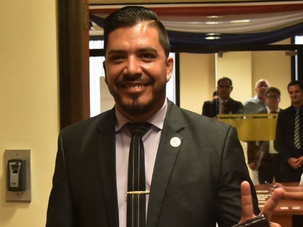 El diputado Carlos Portillo es beneficiado con libertad ambulatoria