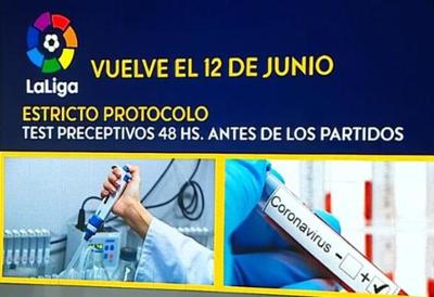 Nicolás Lithitx, con todo el protocolo de La Liga española