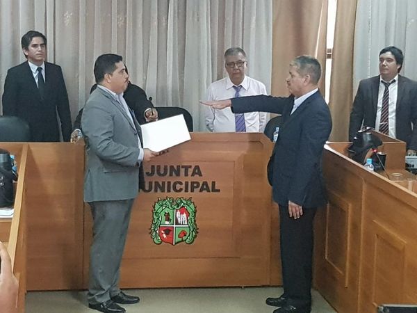 Diputado denuncia "plazas de oro" en San Lorenzo y pide cabeza del intendente