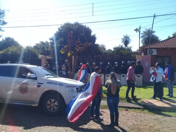 En medio de incidentes, rechazan pedido de intervención municipal