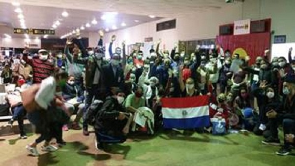 Anuncian llegada de 104 compatriotas en vuelo humanitario desde Bolivia