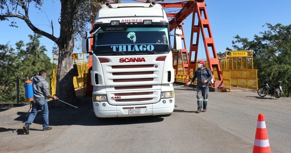Realizan pruebas de covid-19 a los camioneros