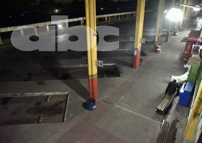 Terminal de Ómnibus vacía por medida de fuerza de transportistas - Nacionales - ABC Color