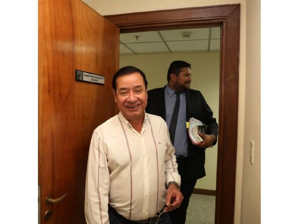 Cuevas denuncia al fiscal Piñánez y al juez López ante JEM