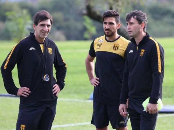 Gustavo Costas aguarda por instrucciones finales