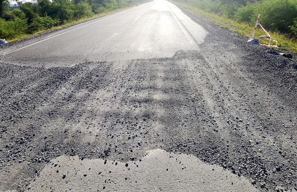 Ruta aún no se inauguró y ya está minada de baches - Economía - ABC Color