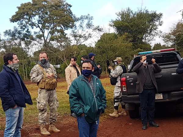 Comitiva policial interviene inmueble de la Itaipú invadido por 30 familias
