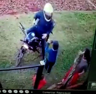 Niño defiende a su madre de motochorro - ABC en el Este - ABC Color