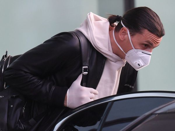 Ibrahimovic regresa a Milán pendiente de sus controles médicos