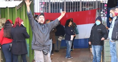 Comerciantes se movilizan contra desalojo ilegal de casillas en el Mercado 4