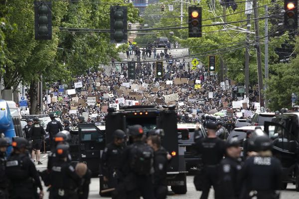 Las protestas se intensifican en EEUU en respuesta al tono marcial de Trump - Mundo - ABC Color