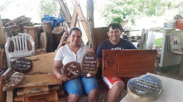 Artesanos en madera utilizan el Twitter para multiplicar sus ventas - Digital Misiones