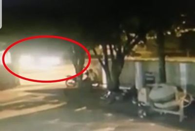 Jovencitos juegan carrera de moto al costado del hospital en Santa Rosa - Digital Misiones