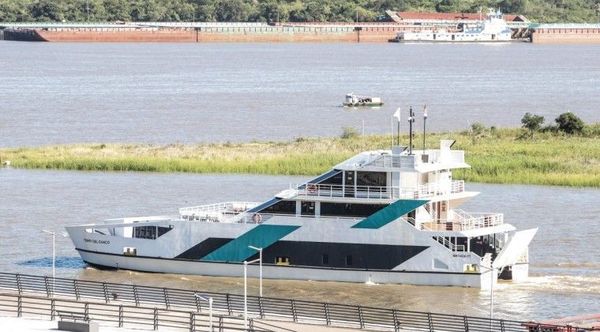El festejado Ferry entró en servicio hace 10 días y no funciona hasta nuevo aviso - Digital Misiones