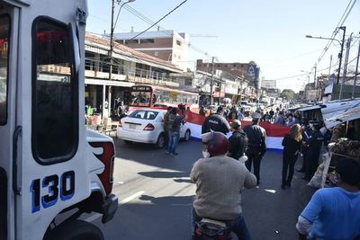 Cierran tramo de Av. Rodríguez de Francia en el Mercado 4 - Nacionales - ABC Color