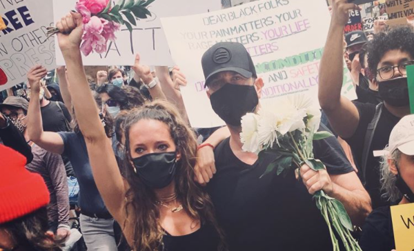 HOY / David Schimmer se sumó a las manifestaciones por la muerte de George Floyd
