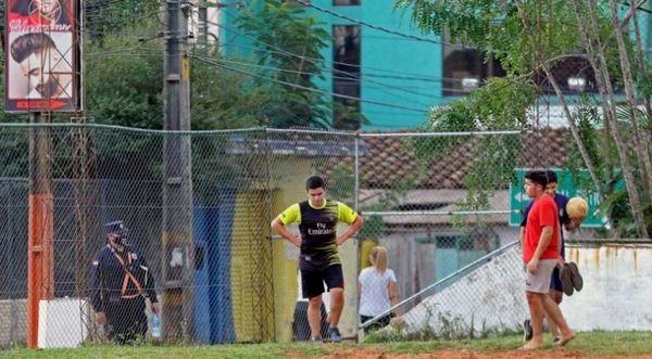 Entusiasmo social disparó casos sin nexo: la fase 3 está en “jaque”, avisa Salud Pública