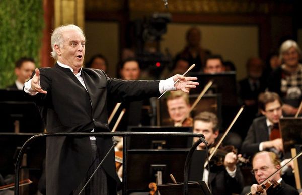 Un Barenboim “conmovido” dirigirá el regreso de la Filarmónica de Viena - Música - ABC Color