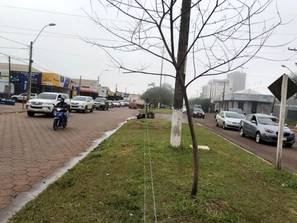 PJC: Comerciantes en caravana por prohibición de vender mercaderias por el “alambre guy”