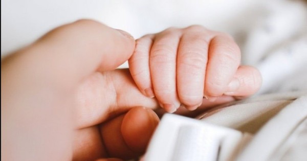 Bebé de 9 meses, uno de los nuevos casos sin nexo de COVID-19: Madre relata su experiencia