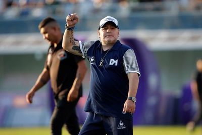 Maradona renueva con Gimnasia - Fútbol - ABC Color